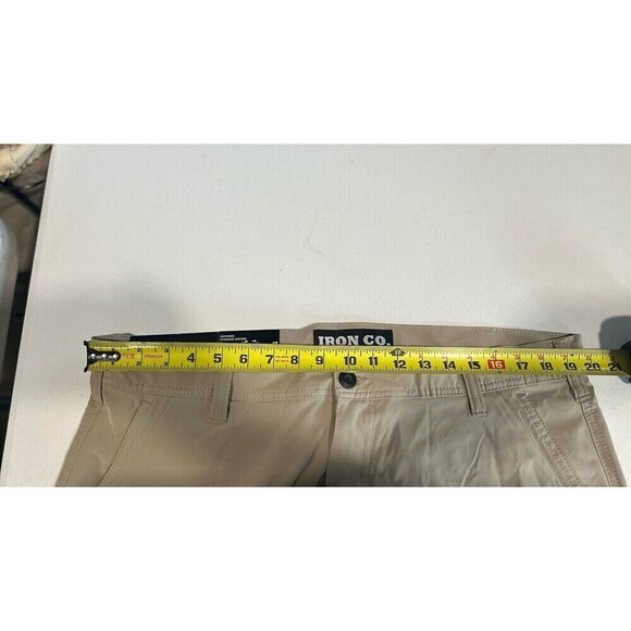 NWT Iron Co Belted Stretch Performance Hybrid Cargo Shorts Tan Size 38 - Picture 5 of 8